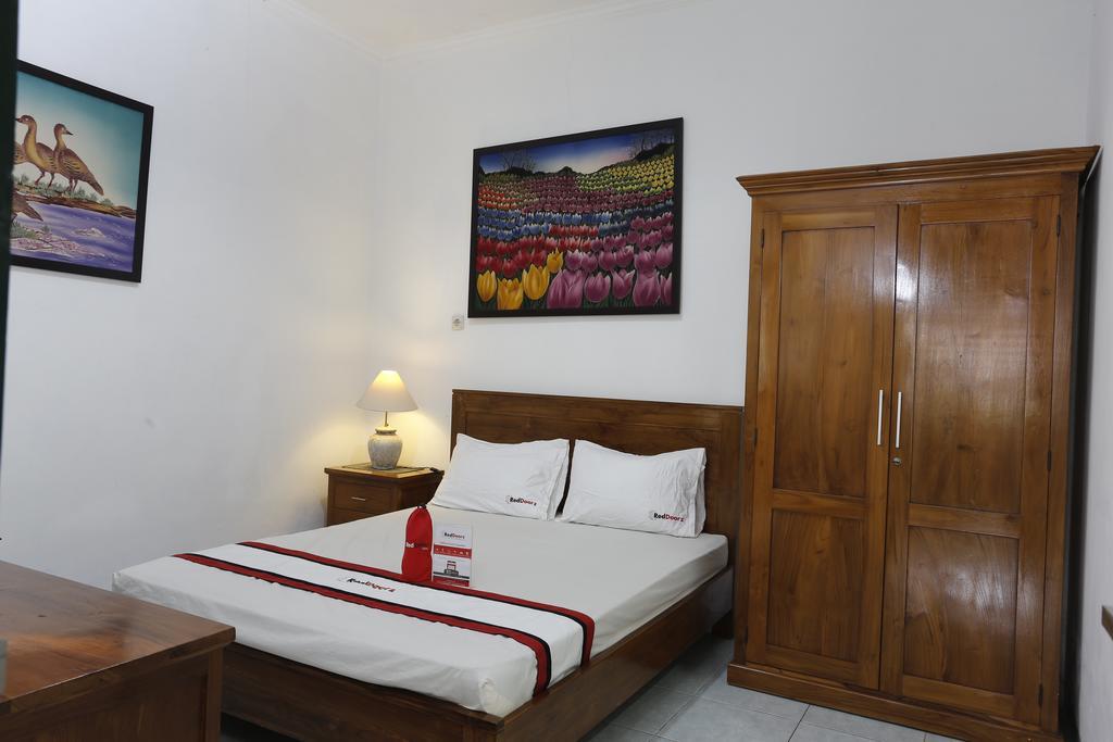 Reddoorz Near Adisucipto Airport Hotel Джокякарта Екстериор снимка