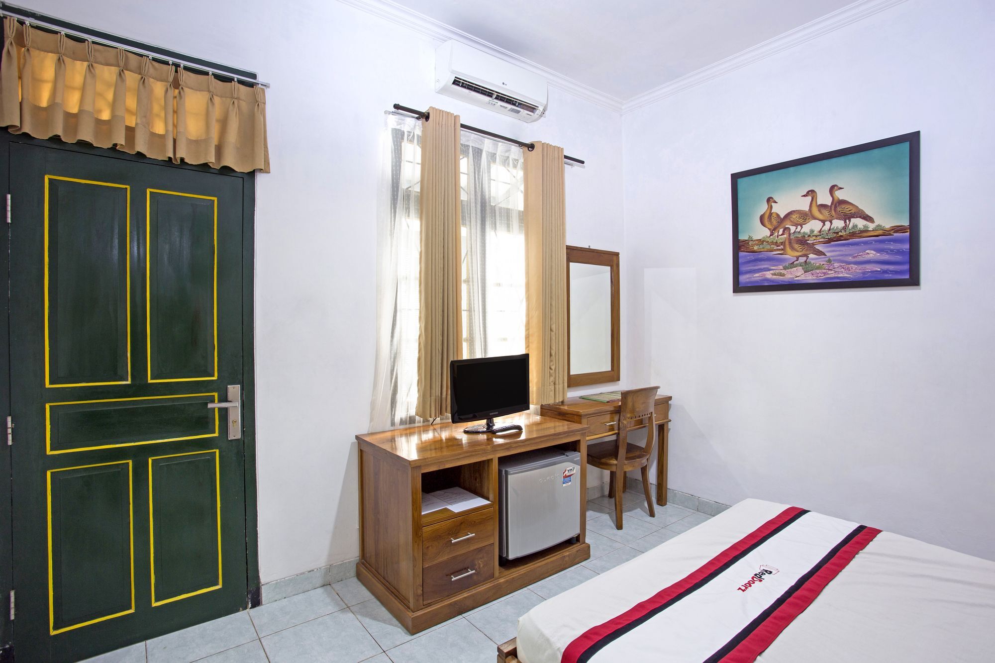 Reddoorz Near Adisucipto Airport Hotel Джокякарта Екстериор снимка